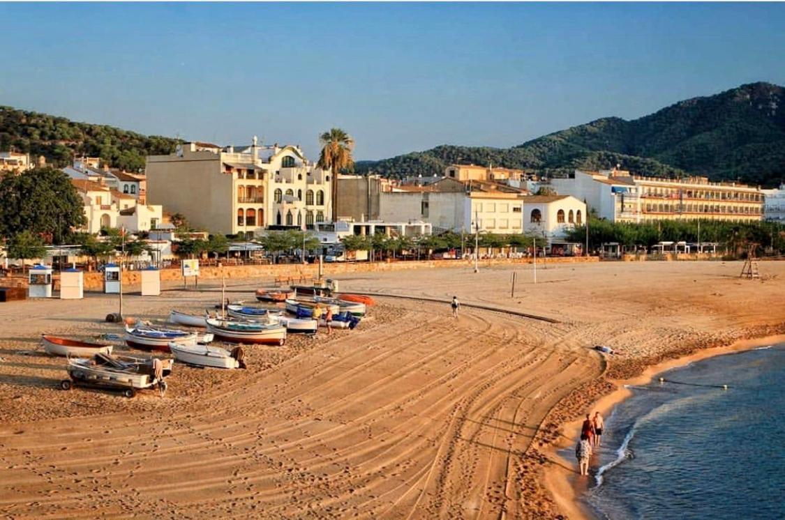Ancora Frontbeach Luxury Apartment Tossa de Mar Bagian luar foto