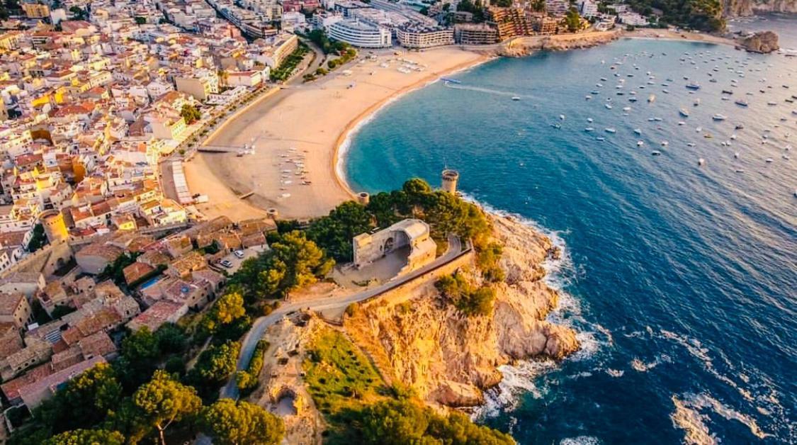 Ancora Frontbeach Luxury Apartment Tossa de Mar Bagian luar foto